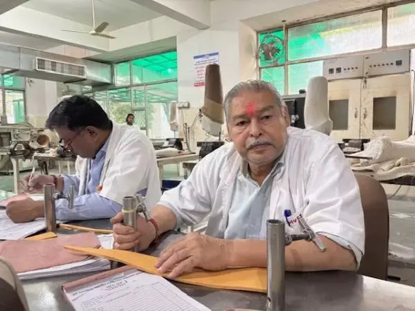 582439-girma-prasad-technician